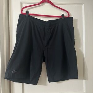 Arcteryx men’s black shorts XXL